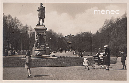 Helsinki, Runebergin patsas, lastenvaunut 