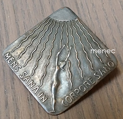 Mens sana in corpore sano, rintamerkki 