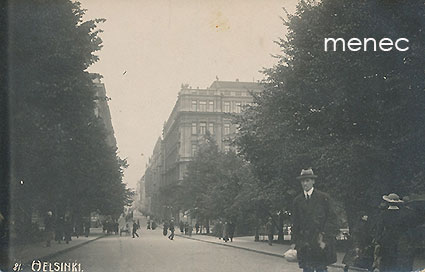 Helsinki, Fabianinkatu, mies tupakka suussa 