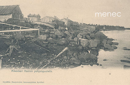Raahe, Mikonkari, mies rantakivellä 