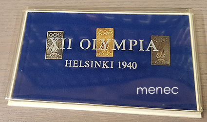 XII olympialaiset Helsinki 1940, rintamerkit kotelossa 