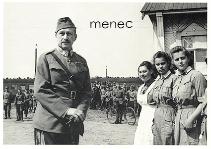 Suomen Marsalkka ja lotat Karhumäessä 1942 