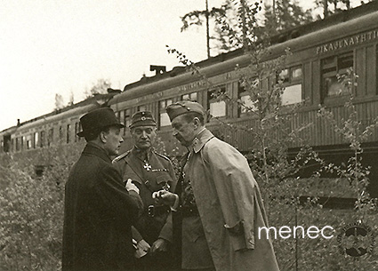 Suomen ylin johto presidentti Ryti, puolustusministeri Waldén sekä marsalkka Mannerheim Immolassa 