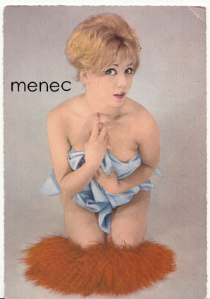 Pin-up-tyttö, pyöreä punainen matto 
