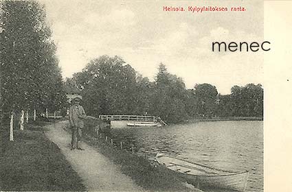 Heinola, Kylpylaitoksen ranta, herra kävelyllä 