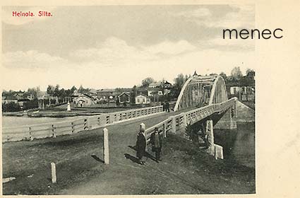Heinola, silta, miehiä keskustelemassa 