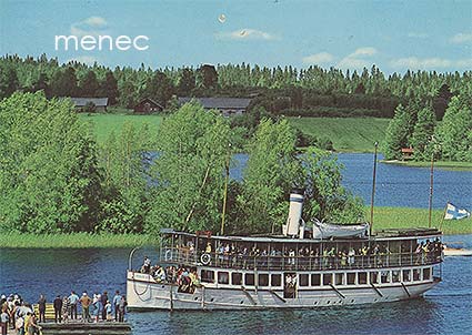 Höyrylaiva Pohjola tulossa laituriin 
