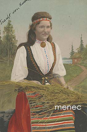 Karjalainen nainen kansallispuvussa 