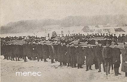 Venäjä, vallankumouksen uhrien hautaus Mars-kentällä Pietarissa 5.4.1917 