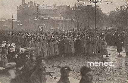 Venäjä, vallankumouksen uhrien hautauskulkue Nevskyn prospektilla Pietarissa 5.4.1917 
