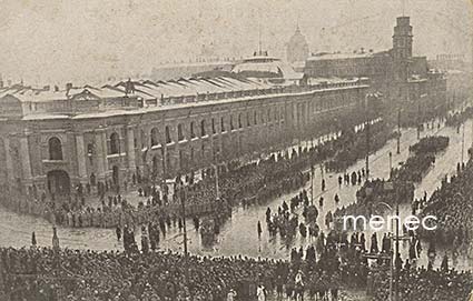 Venäjä, vallankumouksen uhrien hautauskulku Pietarissa Nevskyllä 5.4.1917 