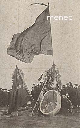 Vallankumouksen uhrien hauta Helsingin Kaivopuistossa 30.3.1917 