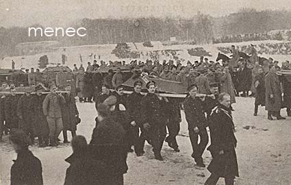 Venäjä, vallankumouksen uhrien hautajaisista Marskentällä Pietarissa 5.4.1917 