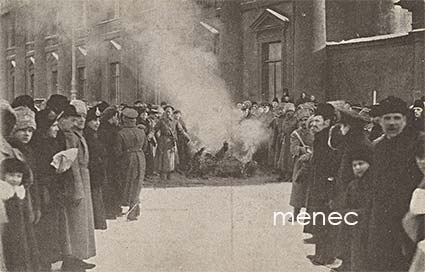 Venäjä, Annitskin linnan lähellä otetun Keis. vaakunan polttaminen 5.3.1917 