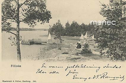 Helsinki, Seurasaari. Kaksi naista tiellä, purjeveneitä 