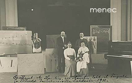 Lahti, neiti ja rouva Heurlin sekä lehtorit Taipale ja Törnudd laulukursseilla kesällä 1911 