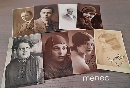 Signeerattuja näyttelijäkortteja 1920-1930-luvuilta, 8 kpl 