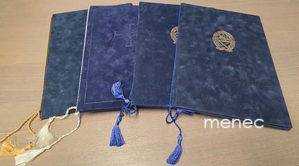 Neljä Mannerheim-ristin ritari Osmo Iisalon saamaa addressia 