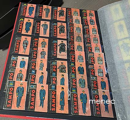 Tulitikkuetikettejä, univormusarjoja, 235 kpl 