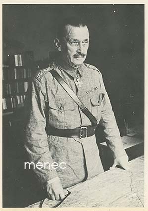 Mannerheim kartan ääressä 