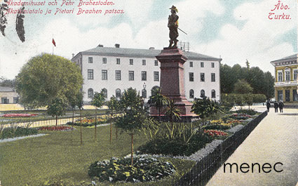 Turku, Akatemiatalo ja Pietari Braahen patsas 